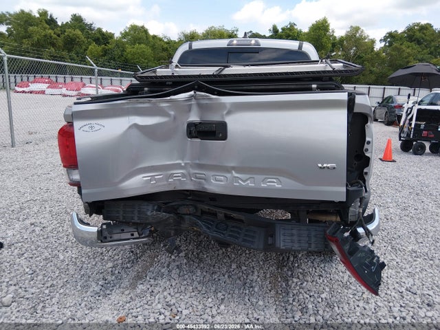 2020 Toyota TACOMA SR5 V6 — миниатюра 16