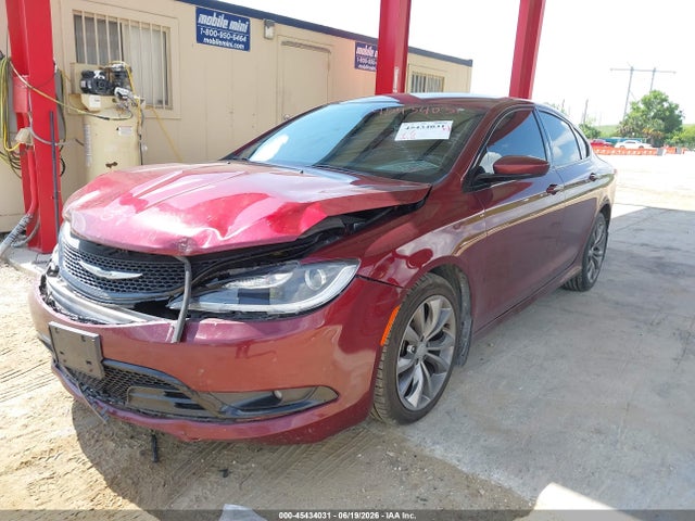 صورة 2 لـ 2016 Chrysler 200 S