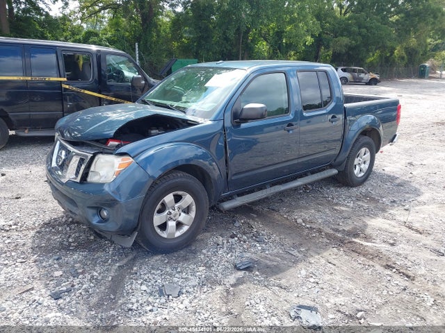 2013 Nissan FRONTIER SV 照片 2