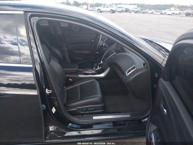 صورة 5 لـ 2015 Acura TLX
