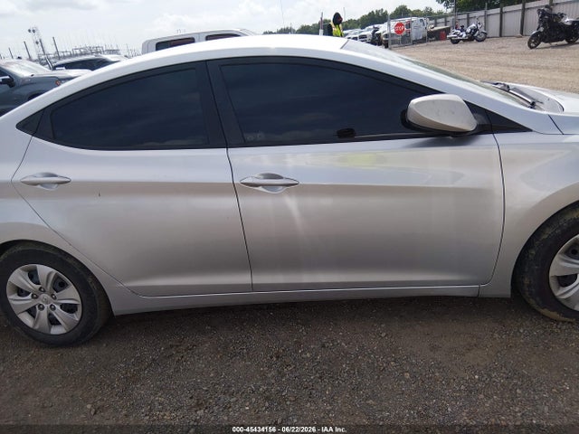 صورة مصغرة 13 لـ 2016 Hyundai ELANTRA SE
