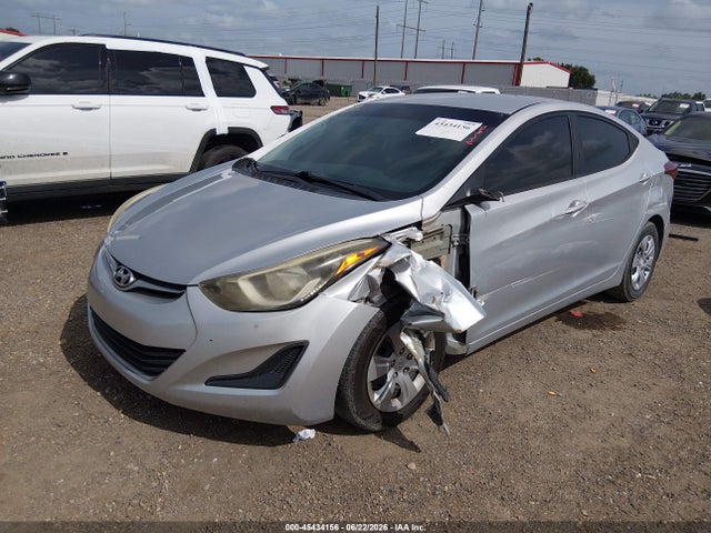 2016 Hyundai ELANTRA SE — фото 2