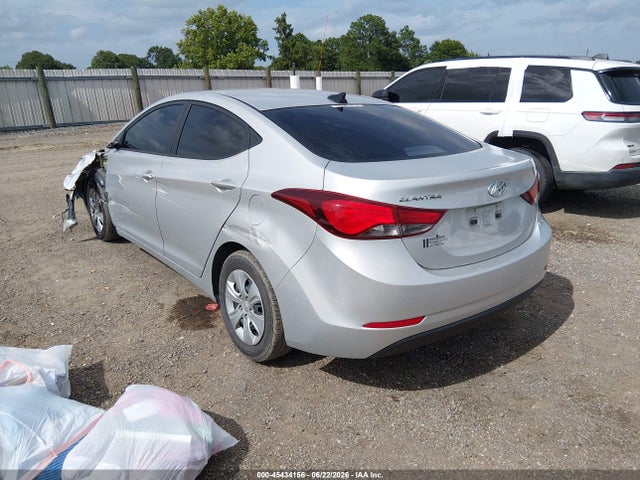 2016 Hyundai ELANTRA SE — фото 3