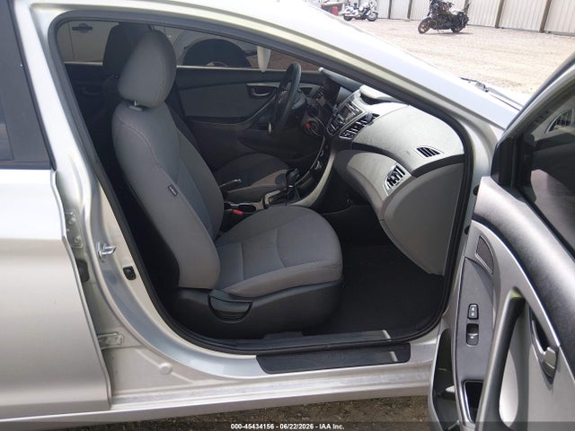 2016 Hyundai ELANTRA SE — фото 5