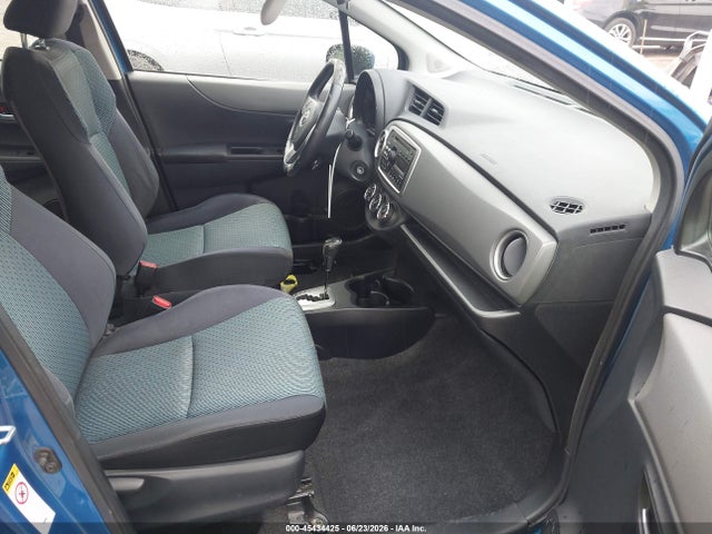 2013 Toyota YARIS 照片 5