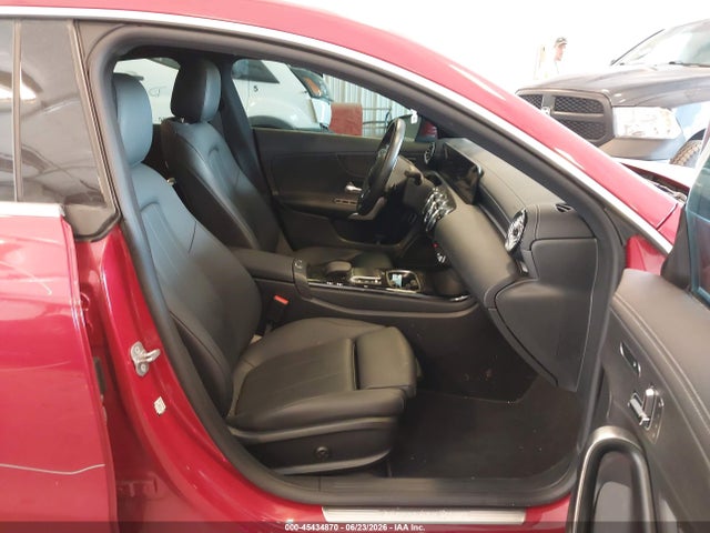 صورة 5 لـ 2023 Mercedes-BENZ CLA