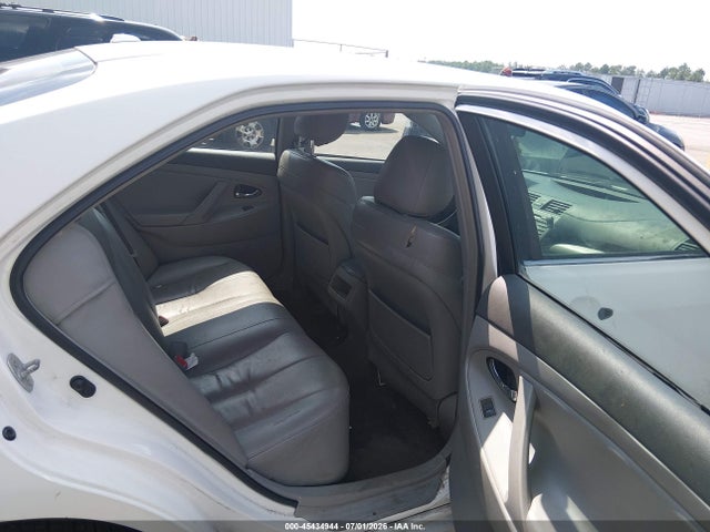 صورة 8 لـ 2011 Toyota CAMRY LE