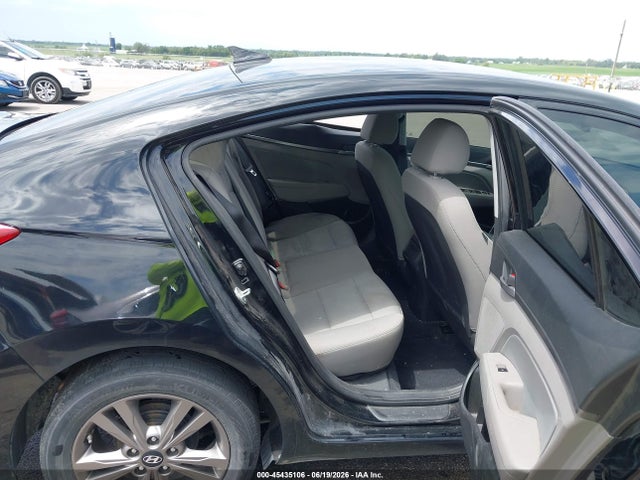 2017 Hyundai ELANTRA SE 照片 8