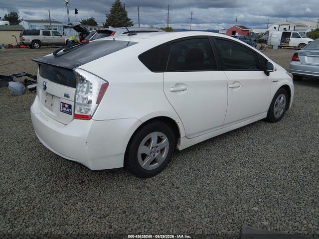 2010 Toyota PRIUS III photo 4