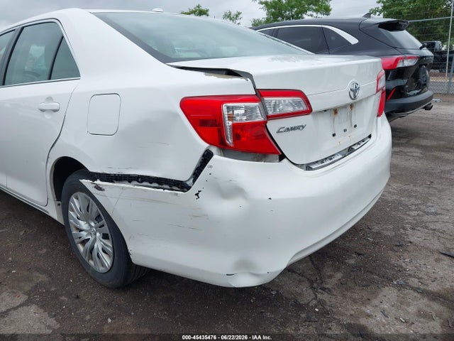 2014 Toyota CAMRY LE — миниатюра 17