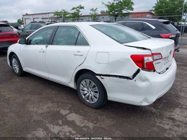 2014 Toyota CAMRY LE — фото 3