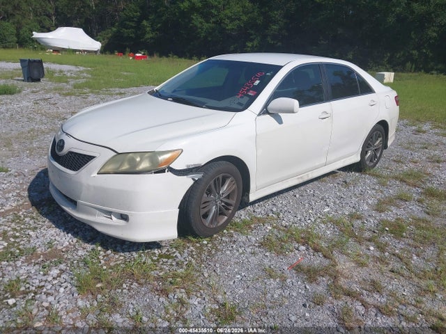 2009 Toyota CAMRY SE photo 2