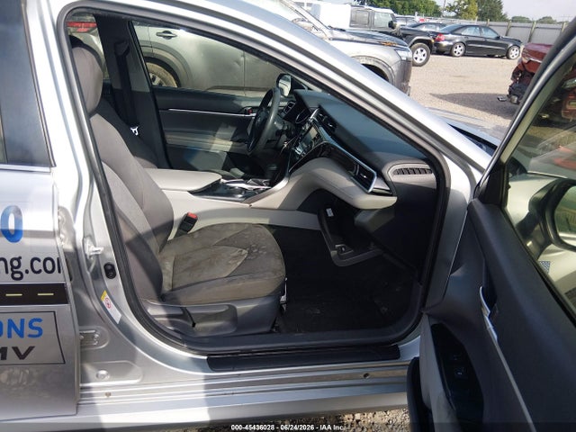 2018 Toyota CAMRY LE 照片 5