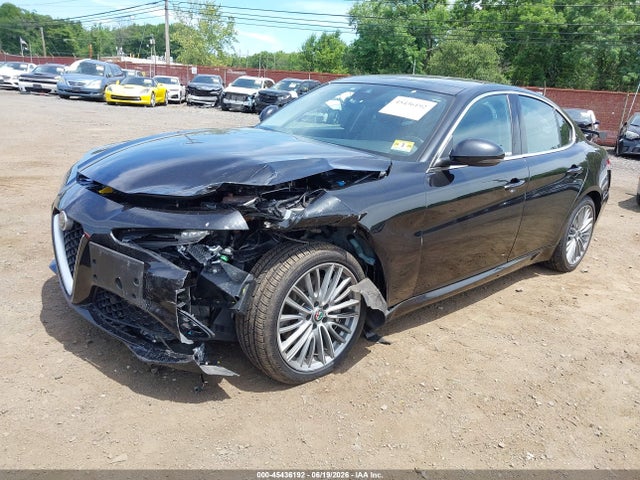 2017 ALFA Romeo GIULIA TI AWD 照片 2