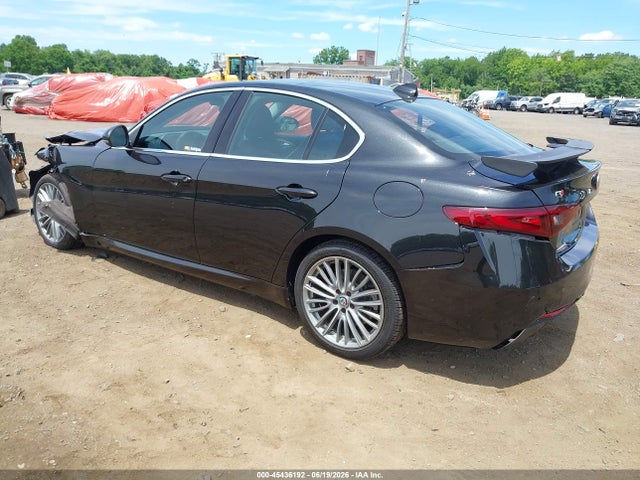2017 ALFA Romeo GIULIA TI AWD 照片 3