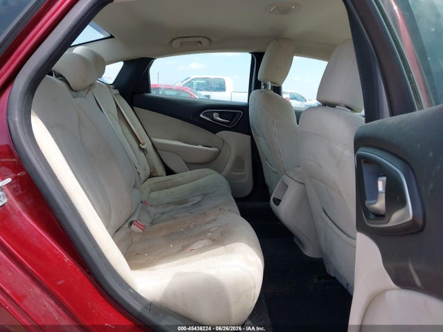 صورة 8 لـ 2015 Chrysler 200 LIMITED