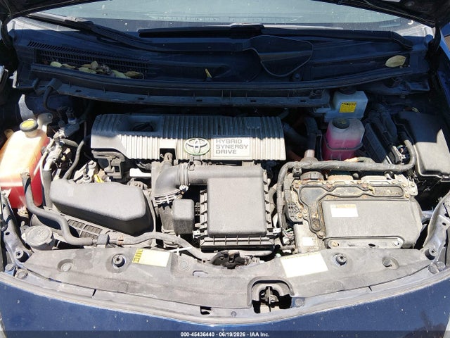صورة 10 لـ 2014 Toyota PRIUS THREE