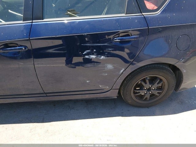 صورة مصغرة 13 لـ 2014 Toyota PRIUS THREE