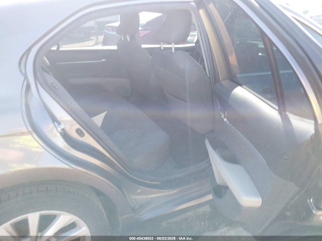 صورة 8 لـ 2022 Toyota CAMRY LE