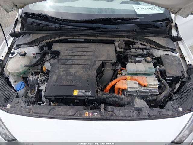 صورة 10 لـ 2020 Hyundai IONIQ HYBRID BLUE