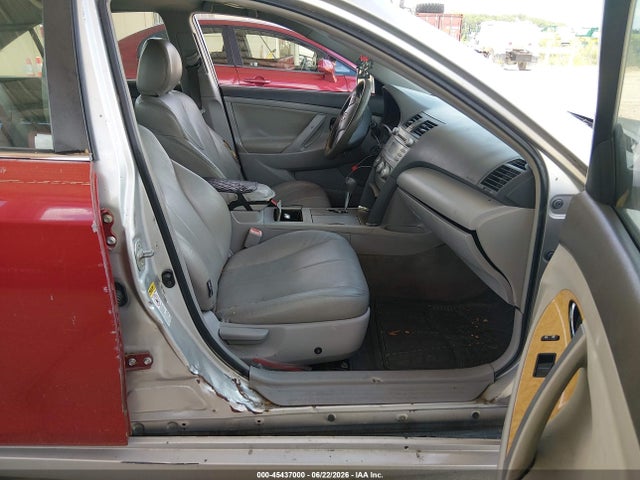 2011 Toyota CAMRY LE — миниатюра 5