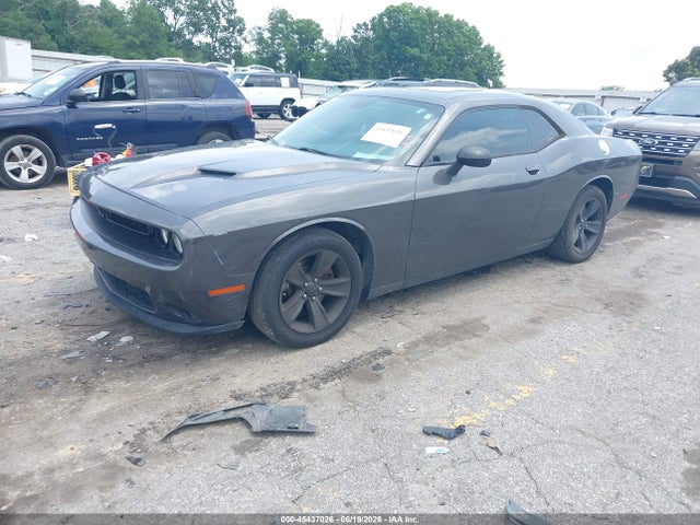 2017 Dodge CHALLENGER SXT — фото 2