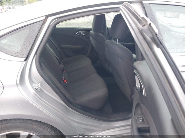 صورة 8 لـ 2015 Chrysler 200 LIMITED