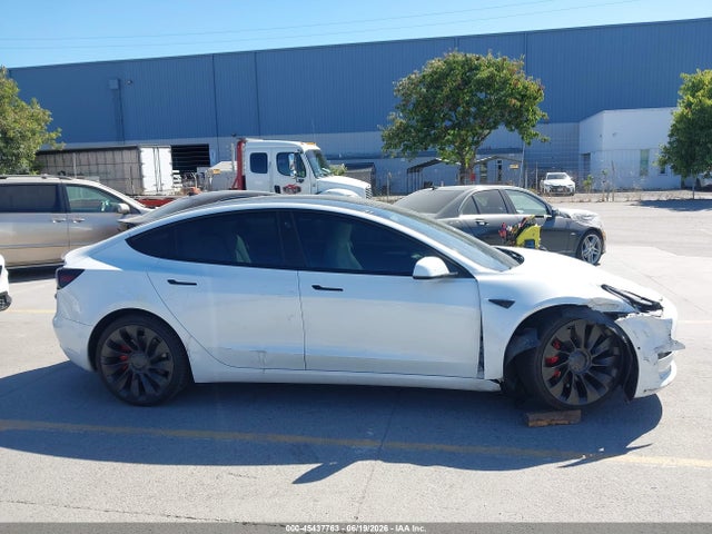 صورة مصغرة 13 لـ 2022 Tesla MODEL 3 PERFORMANCE DUAL MOTOR ALL-WHEEL DRIVE
