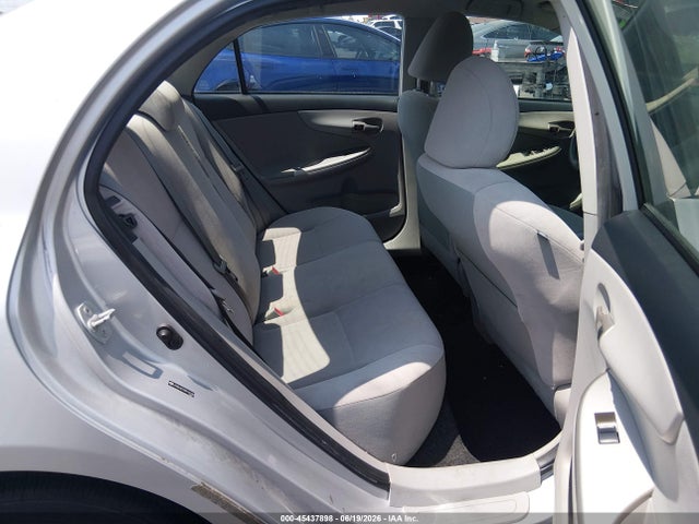 2011 Toyota COROLLA LE photo 8