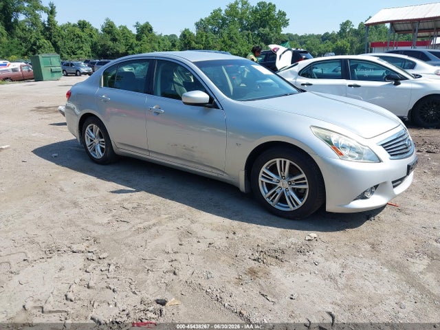 2015 INFINITI Q40 