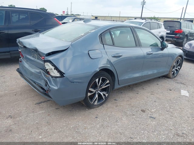 2024 Volvo S60 B5 CORE DARK THEME 照片 4