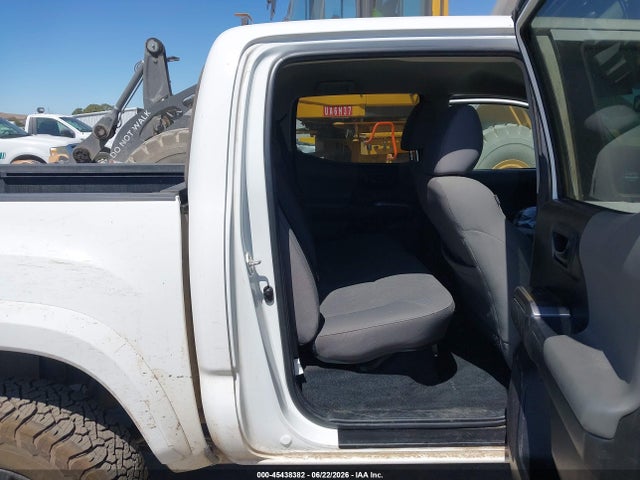 صورة 8 لـ 2022 Toyota TACOMA SR5 V6