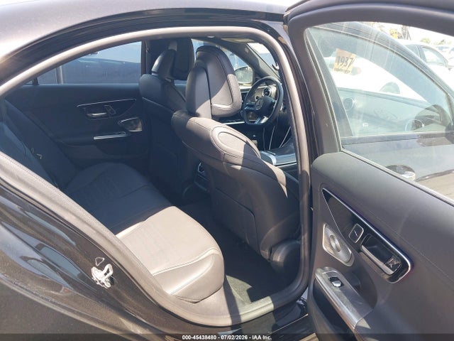 صورة 8 لـ 2024 Mercedes-BENZ C 300