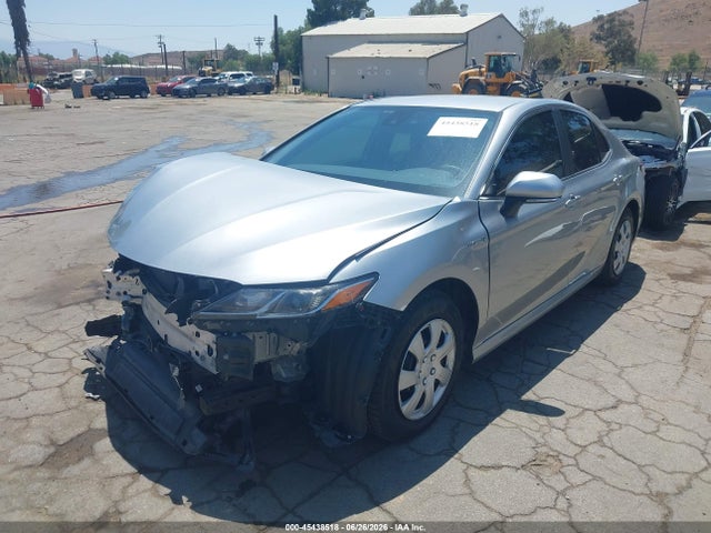 2021 Toyota CAMRY LE HYBRID photo 2