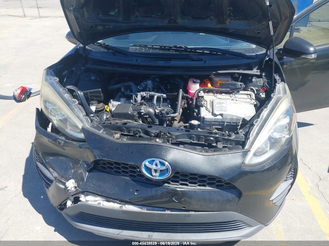 صورة 10 لـ 2018 Toyota PRIUS C ONE