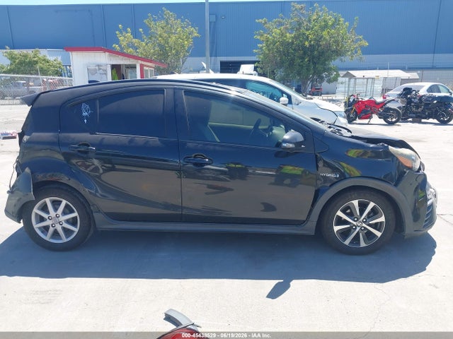 صورة مصغرة 16 لـ 2018 Toyota PRIUS C ONE