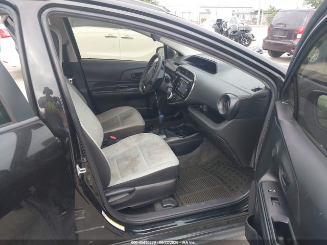صورة 5 لـ 2018 Toyota PRIUS C ONE