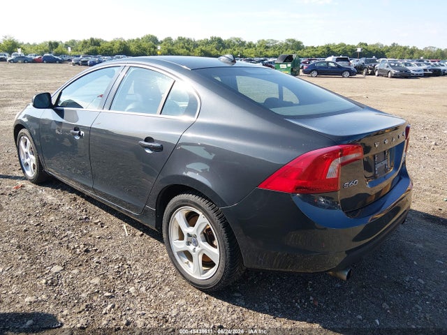 2013 Volvo S60 T5 — фото 3