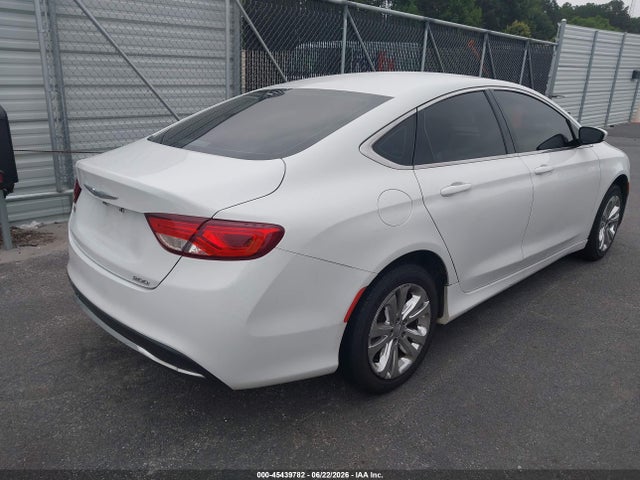 2016 Chrysler 200 LIMITED — фото 4
