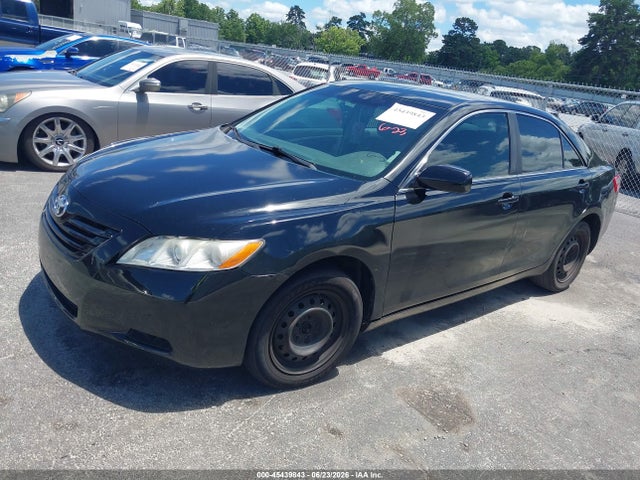 2009 Toyota CAMRY LE photo 2