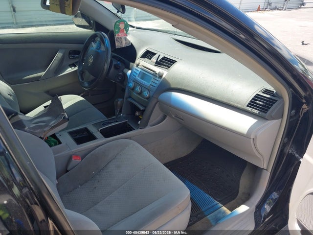 2009 Toyota CAMRY LE photo 5