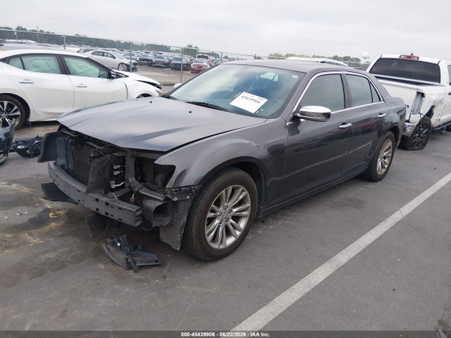2016 Chrysler 300C — фото 2