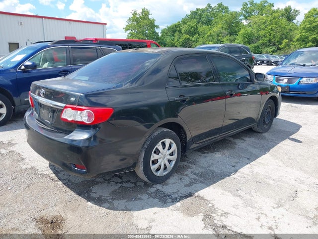 2011 Toyota COROLLA LE photo 4