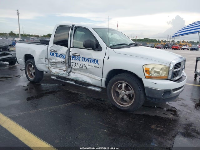 2006 Dodge RAM 1500 SLT — фото 1