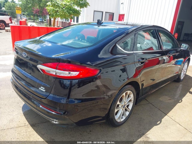 صورة 4 لـ 2020 FORD FUSION HYBRID SE