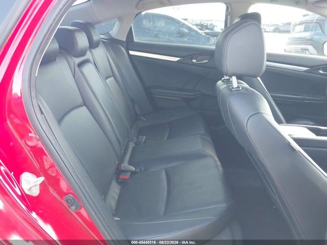 صورة 8 لـ 2018 Honda CIVIC TOURING