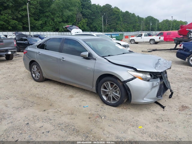 2015 TOYOTA CAMRY SE