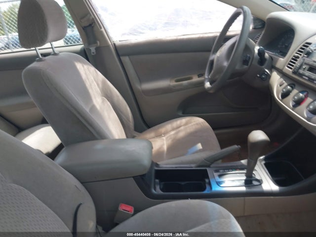 2002 Toyota CAMRY LE photo 5