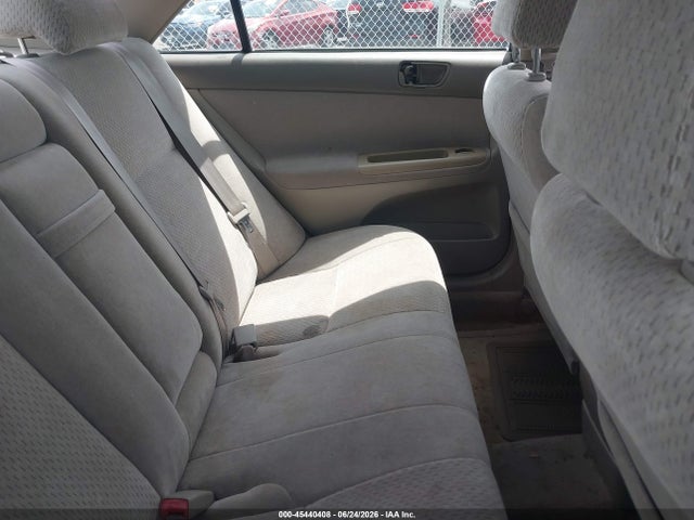 2002 Toyota CAMRY LE photo 8