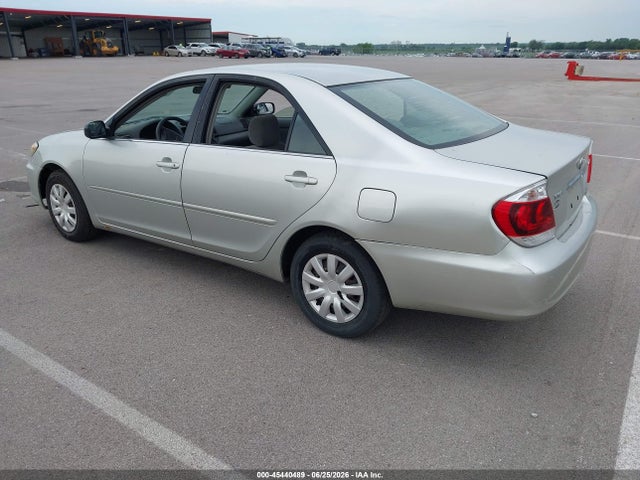 2005 Toyota CAMRY STD 照片 3